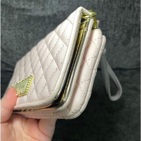 WOMEN'S BETSEY JOHNSON PINk QUILTED STITCHED ZIP BI-FOLD CLUTCH WALLET BOW - Picture 5 of 9